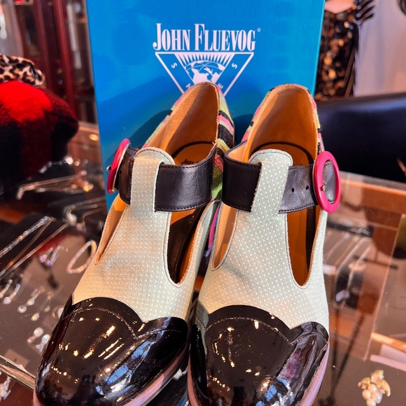 John Fluevog Black and Pink Heels with Buckle - Picture 2 of 2